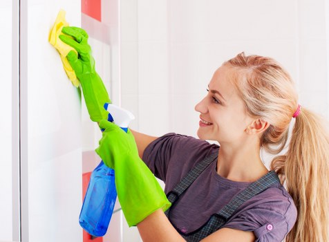 House clearance team working in a Shepherd's Bush property with local access challenges